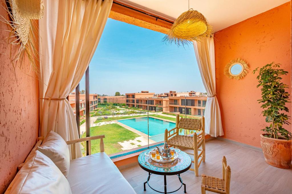 Évasion à NORIA - Vue Piscine et Charme Local